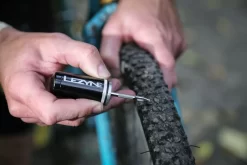 Lezyne Tubeless Kit Schwarz -Fahrradzubehör Geschäft 333960 dcfc4e03d51300284804f35e0beb3849