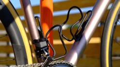 SILCA, Flaschenhalter Sicuro Titanium, Black Cerakote Edition -Fahrradzubehör Geschäft cerakoteblack bikerack shadows sw 1800x1800 1